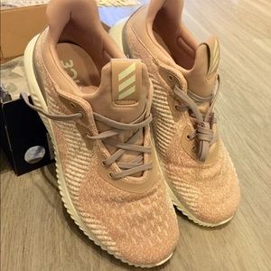 Adidas alphabounce sz 7 nude rose